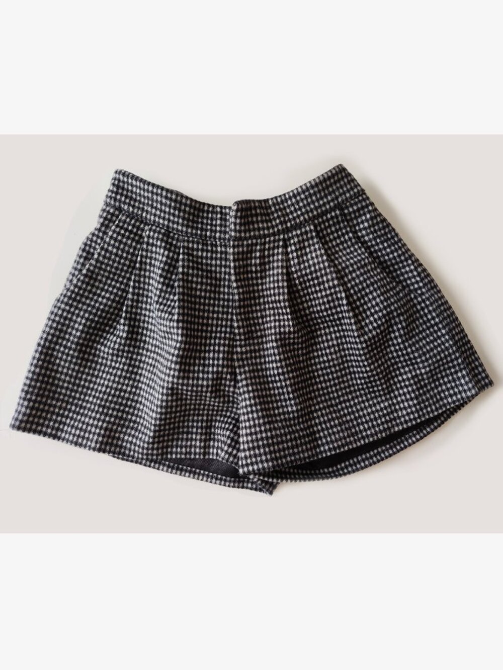 Wool houndstooth shorts